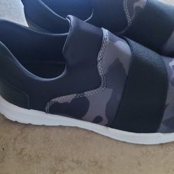 New Boys Shoes. Size 5