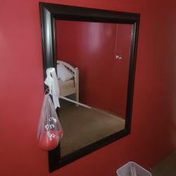 Espejo.      Medida.   3. Ft  ×  4