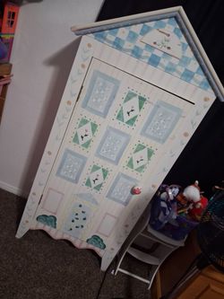 Storage cabinet