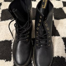 Dr Martens Boots Men’s 7