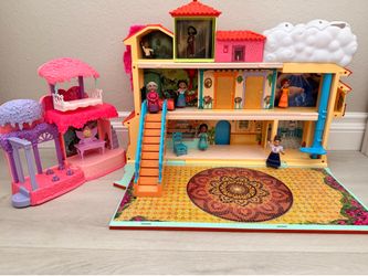 Disney Encanto Magical Casa Madrigal Dollhouse w/ Characters & Isabela Room Sounds Work