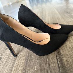 Black Stiletto Heels 