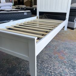 NEW Twin Wooden Platform Bed Frame 