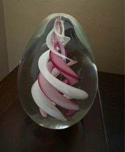 Art Glass Ribbon Spiral Egg Paperweight