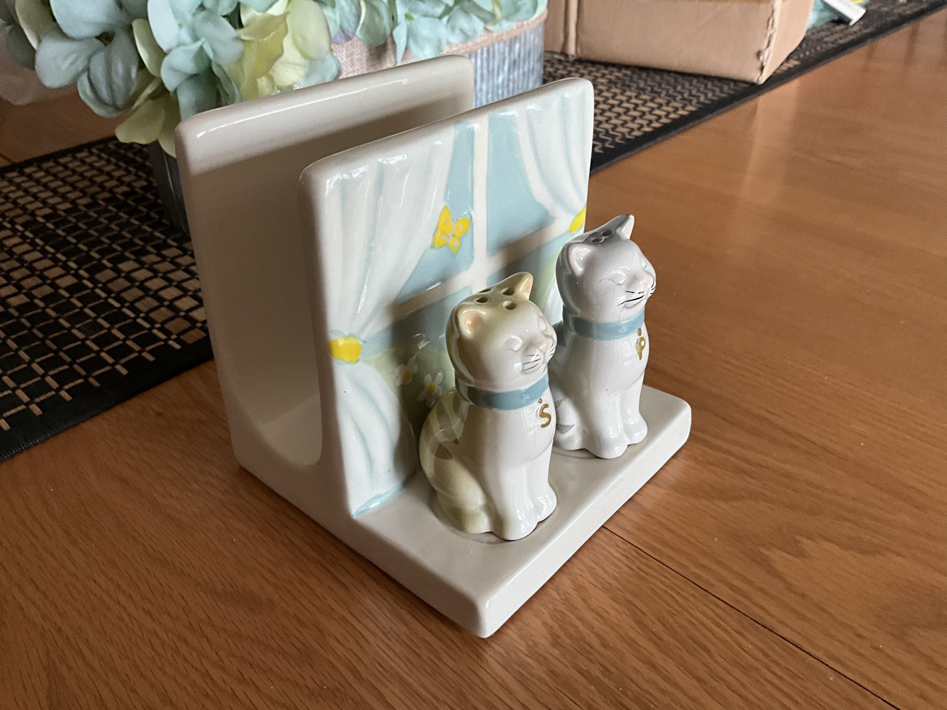 Cat Salt-pepper-napkin Holder