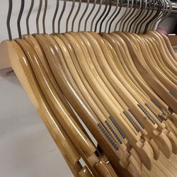 🔥🔥🔥30 WOODEN HANGERS FOR $25 —-$.84 per hanger 🔥🔥🔥