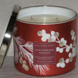 Bath & Body Works Winterberry Wreath 3 Wick Candle 