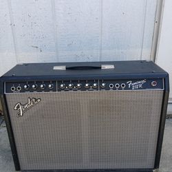 Amp fender frontmar  212R,  360w is a good condition