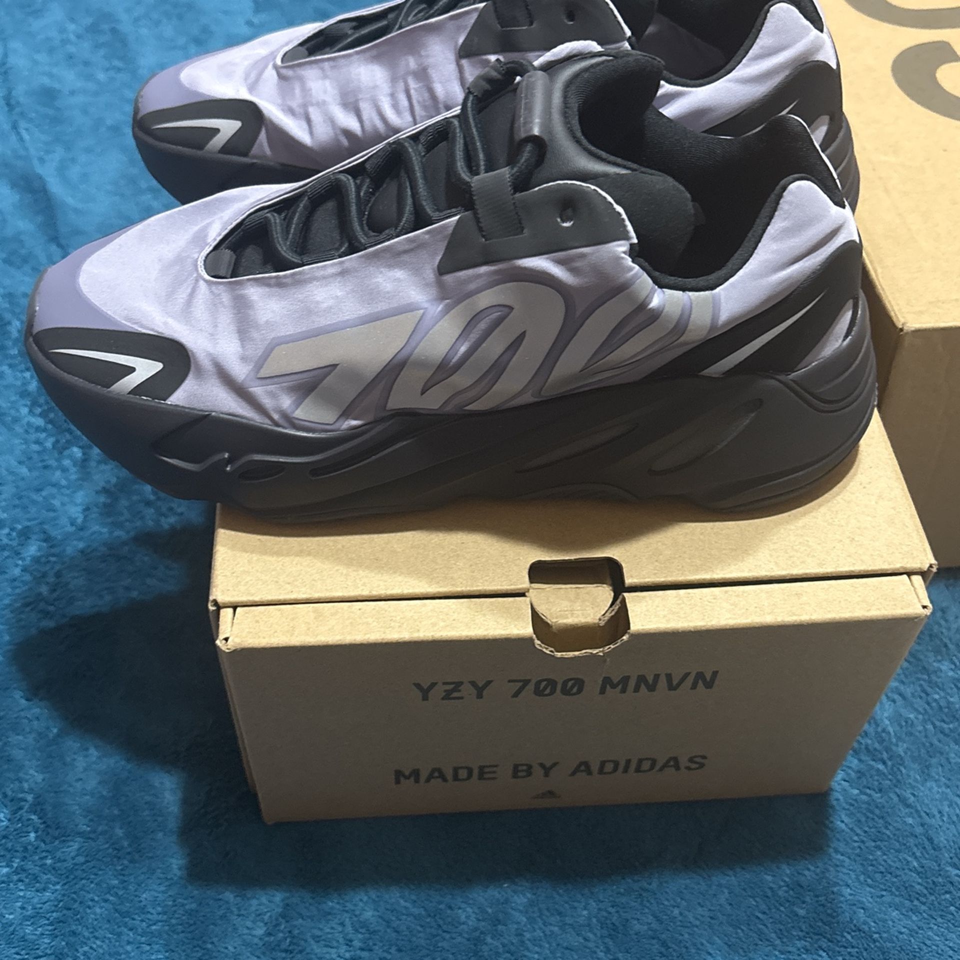Yeezy Sneakers