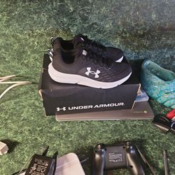 Under Armour Shoes Size 6.5Y
