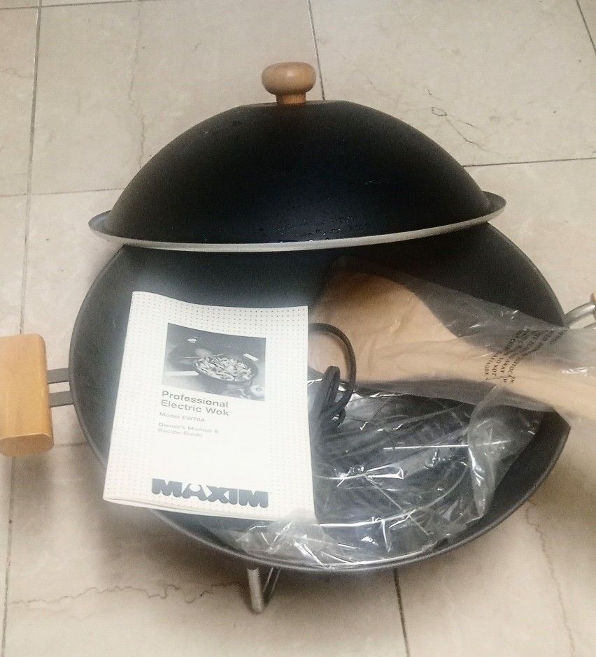 Maxim 1600 Watt Electric Wok