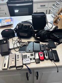 Bunch of electronics please read description