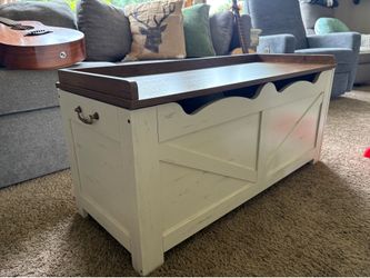 New storage bench