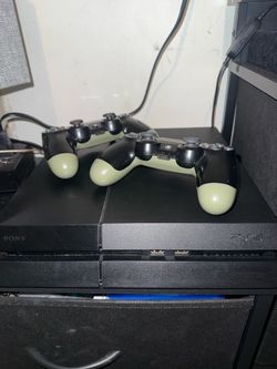 PS4 with 2 controllers