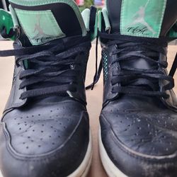 Nike Air Jordan Retro 1 Green Glow