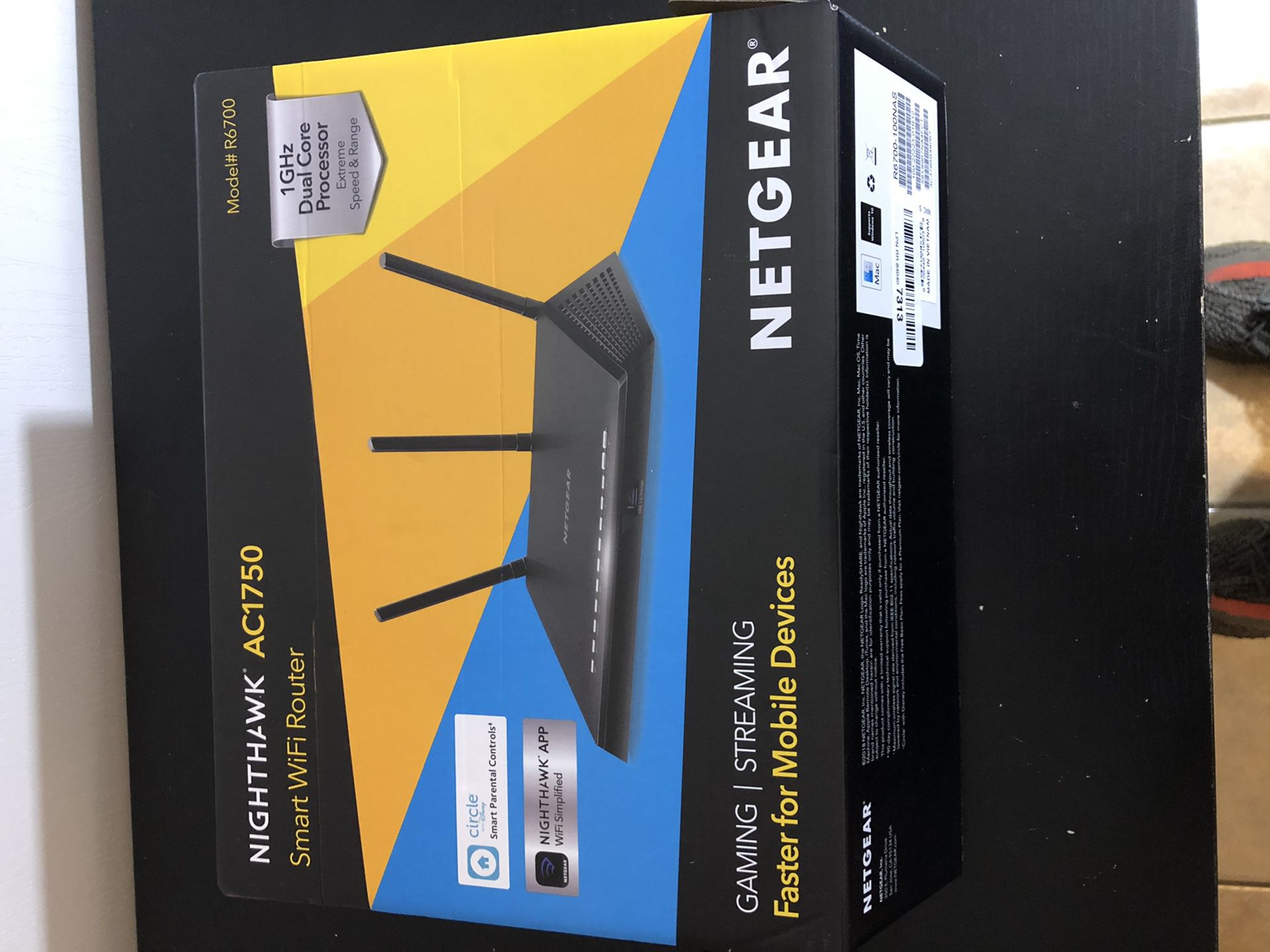NETGEAR Nighthawk Smart WiFi Router (R6700) - AC1750