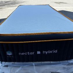 Nectar Premier Copper Hybrid Mattress (Twin XL)