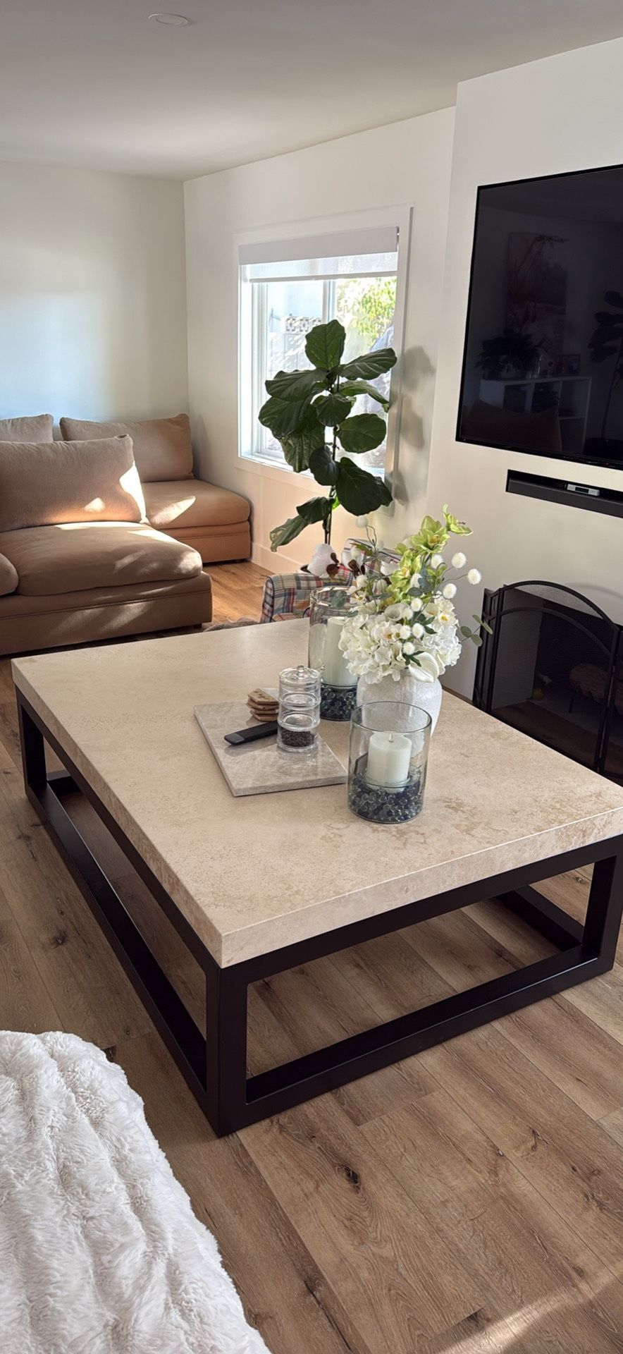 Kreiss Collection Large Coffee Table