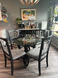 Dinner table with 4 chairs