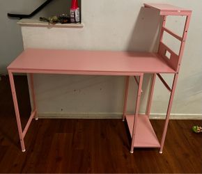 Gaming desk