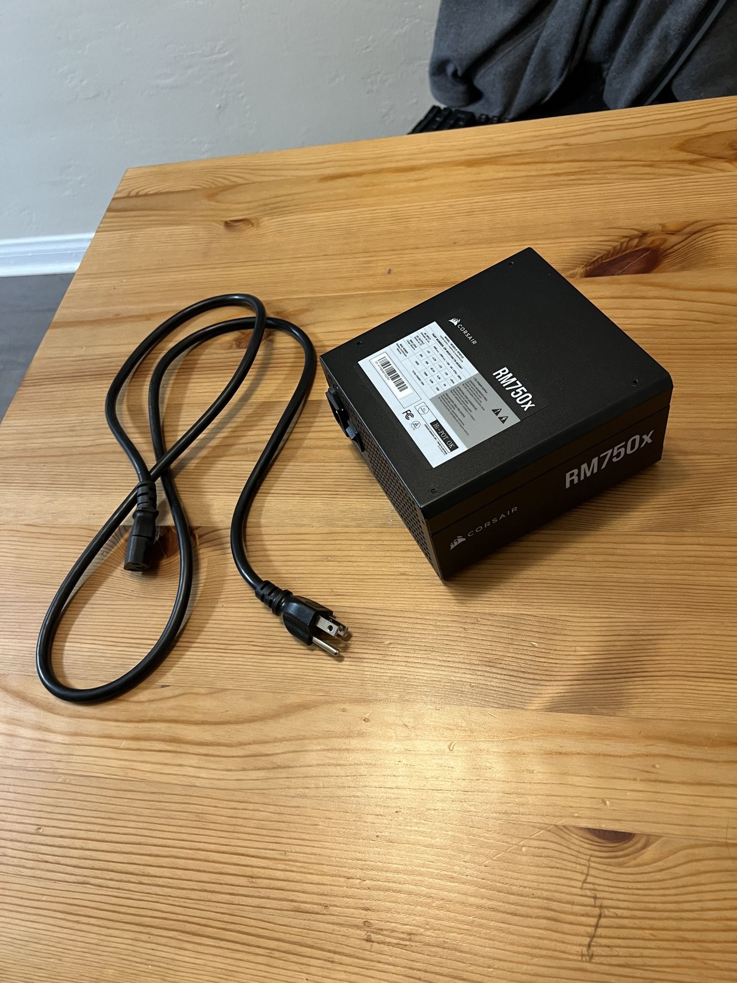 CORSAIR RM750x Fully Modular ATX Power Supply - 80 PLUS Gold