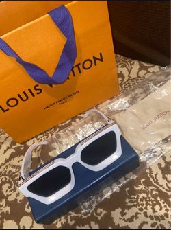 Lv white