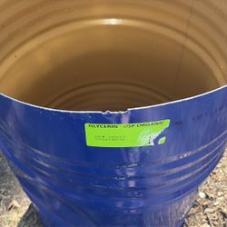 5 Gallon Drums With Top Off 25 & On 20