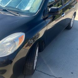 2014 Nissan Versa SV