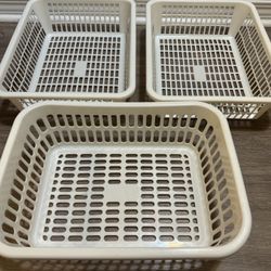 3 Plastic Organization Baskets