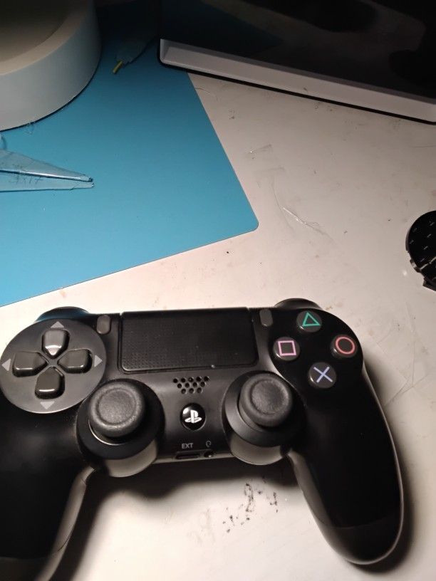 PS4 Controller Black Used