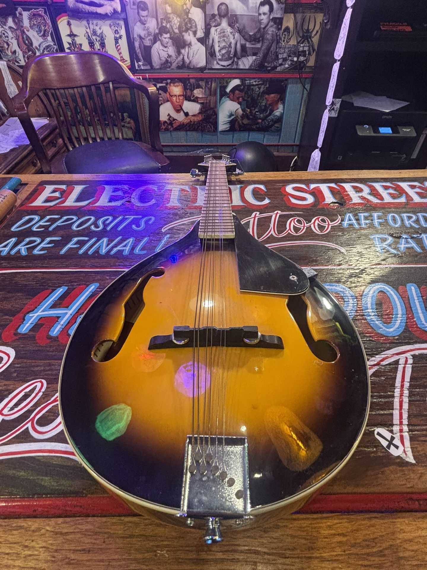 Vintage Mandolin BEAUTIFUL!