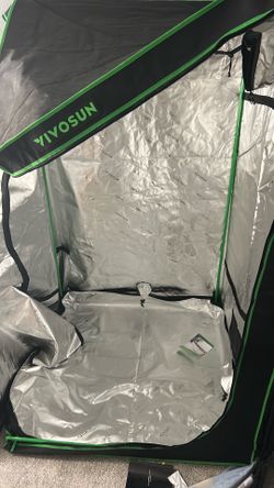 Brand new never used 4x4 grow tents automatic with light 400w lightr