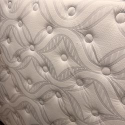 Queen mattress orthopedic