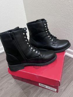 Andrea Boots