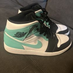 Air Jordan 1 Mid