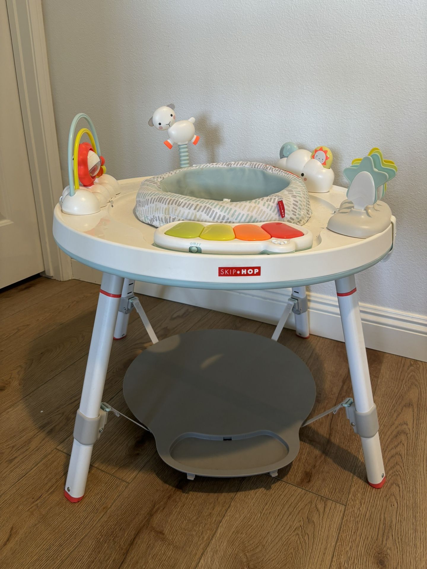 Skip hop Activity Center