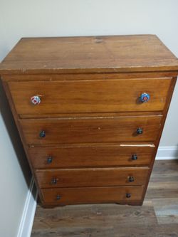 Vintage Wooden 5-Drawer Dresser