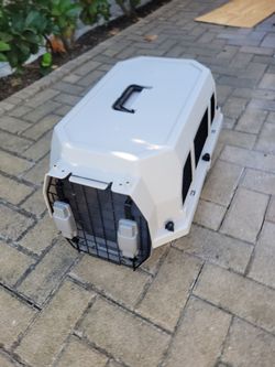 Small pet carrier