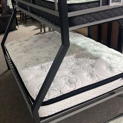 Dinsmore Black/Gray Twin/Full Bunk Bed with Ladder /P