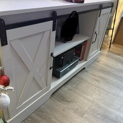 TV STAND Farmhouse Style 