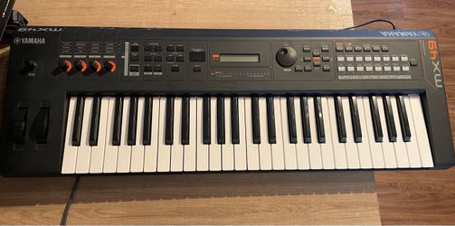 Yamaha Mx 49 keyboard workstation