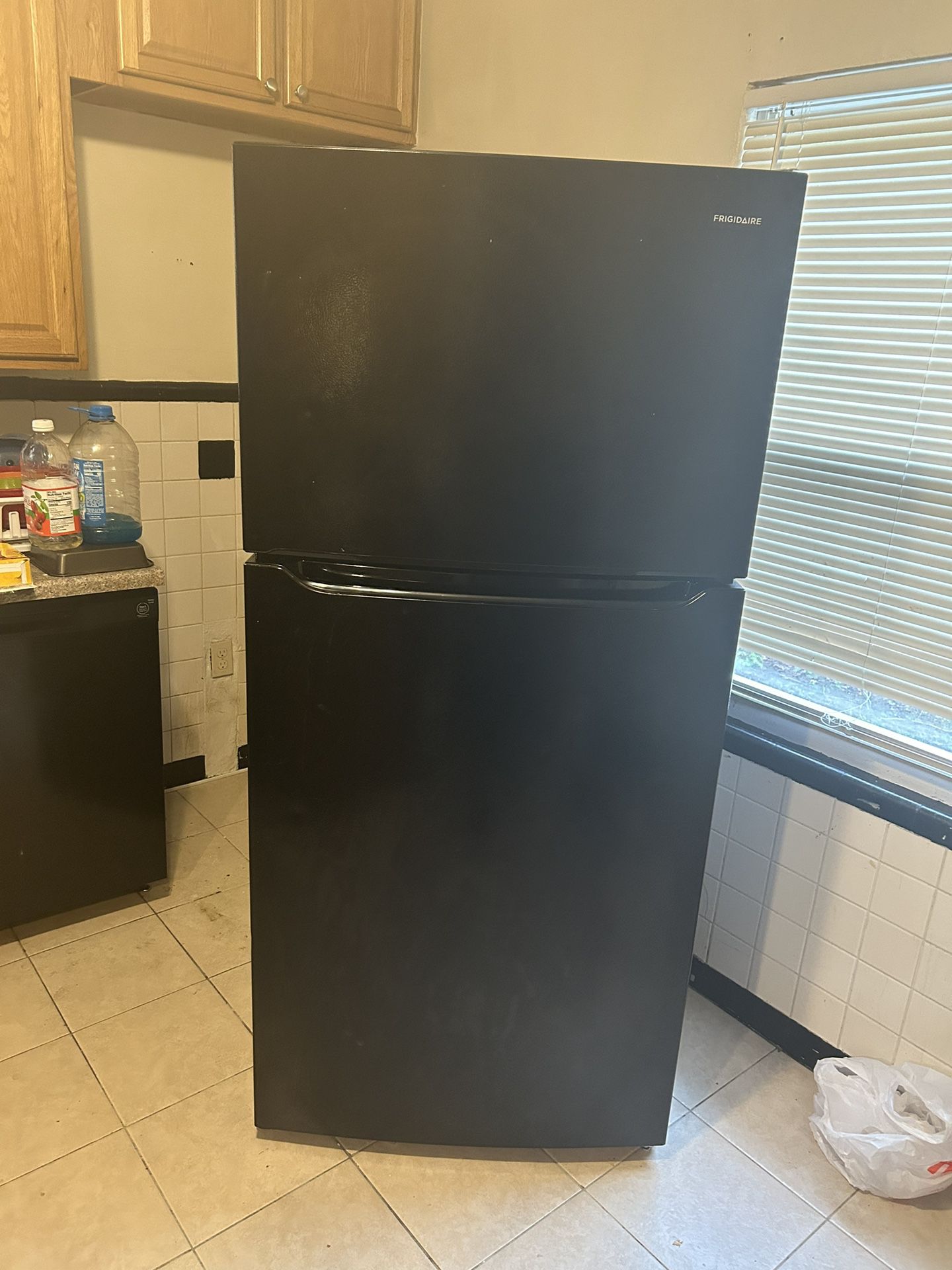 Frigidaire refrigerator Freezer 