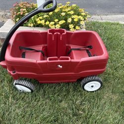 Step 2 Red plastic Wagon