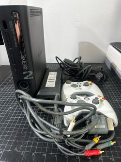 Microsoft Xbox 360 Modern Warfare 2 Edition Bundle no HDD. NO GAMES TESTED WORKING