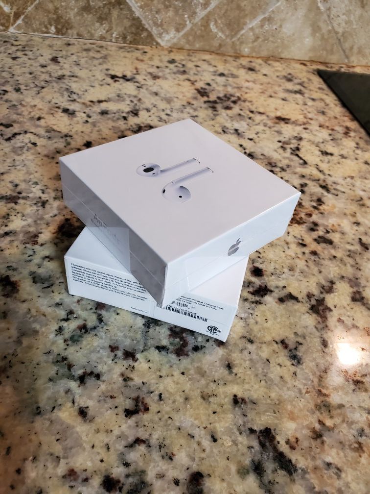 2019 Airpods 2 / 2nd Gen with wireless Bluetooth charging case