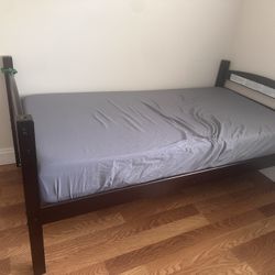 Two Twin Beds/ Bunk Beds 