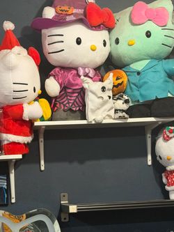 Hello Kitty Greeters (Not Free)