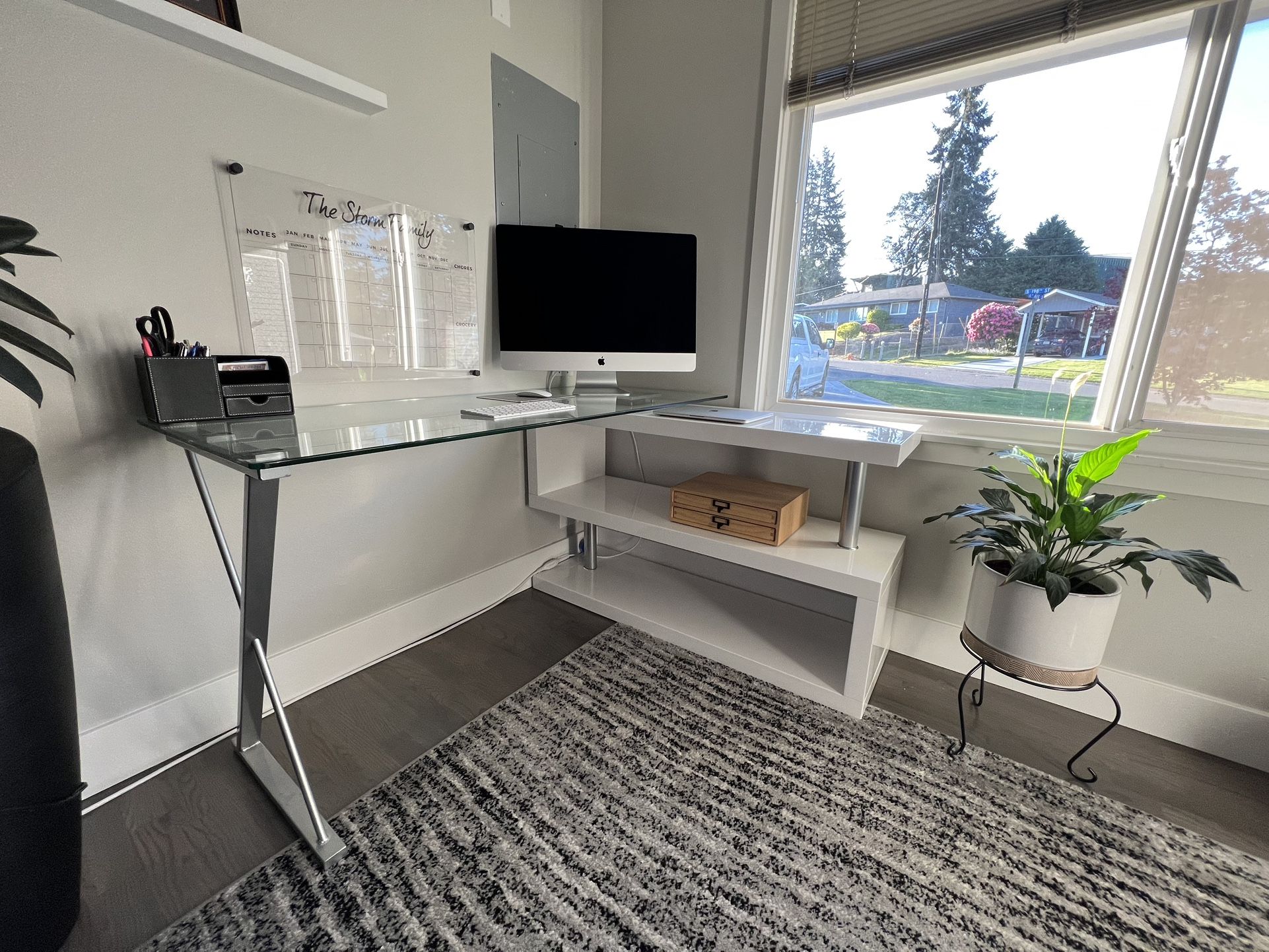 Office Desk With Chair 