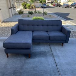 BEAUTIFUL GRAY SECTIONAL + FREE DELIVERY 