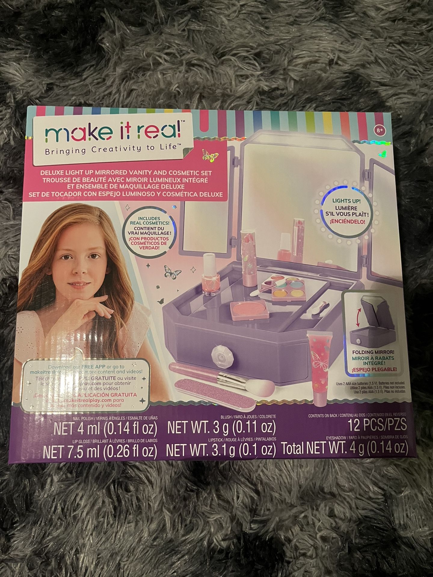 Light Up Mirrored Vanity And Cosmetic Set